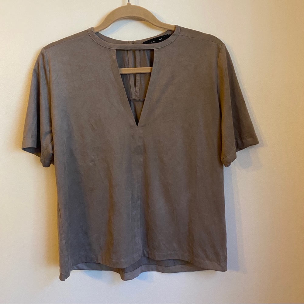 Olivaceous Keyhole Top V Neck Cutout NWOT Sz S